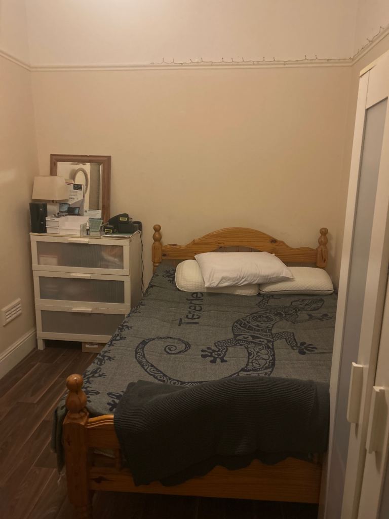 Double Room To Let