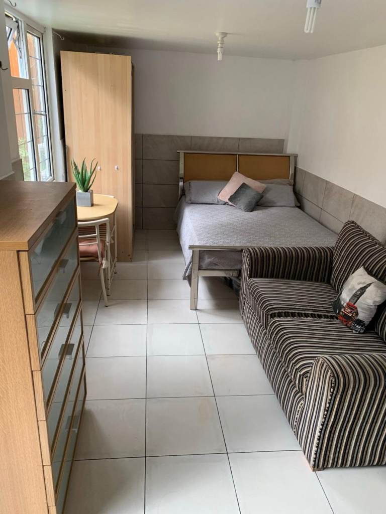 Studio flat 