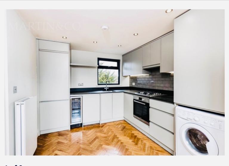 LARGE TOP FLOOR ONE BEDROOM FLAT! 