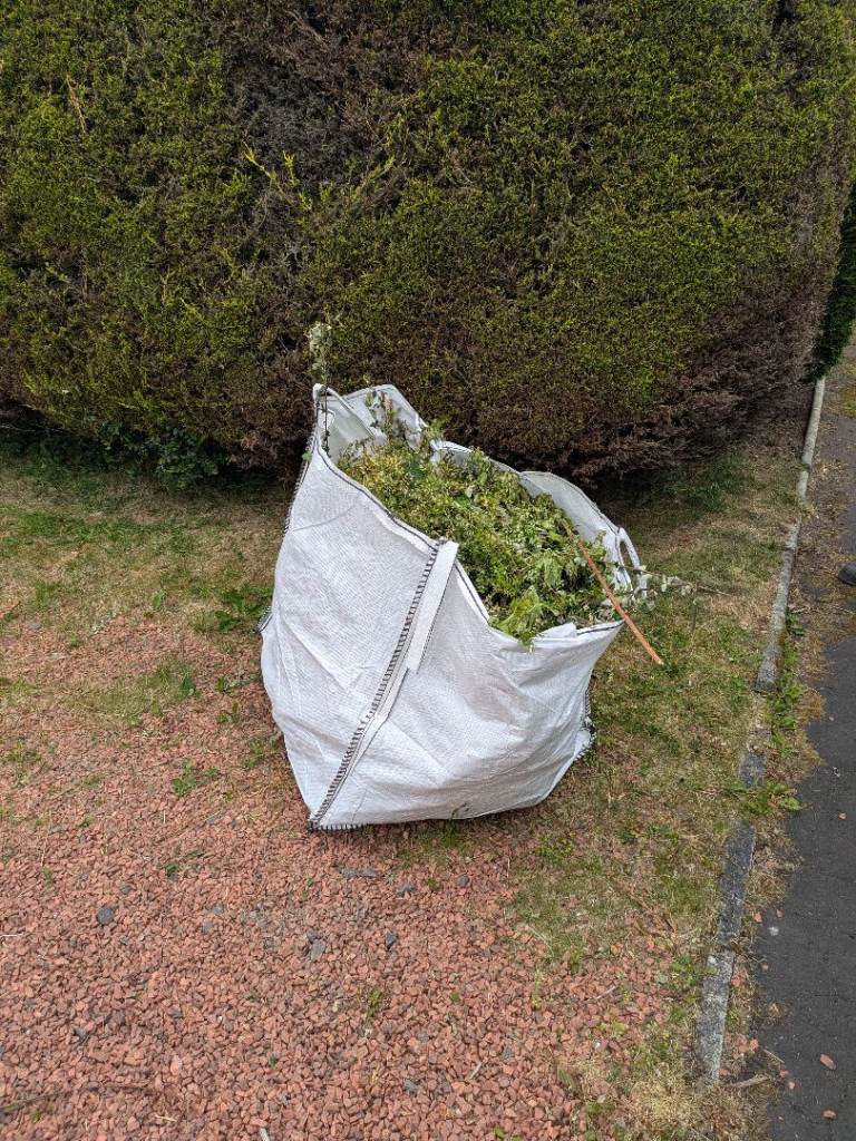 RELIABLE RUBBISH REMOVAL - HOUSE/GARAGE/GARDEN CLEARANCE - BINS EMPTIED - COUCH/MATTRESS UPLIFT