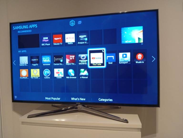 CRISTAL picture, 50"smart tv YouTube netflix 