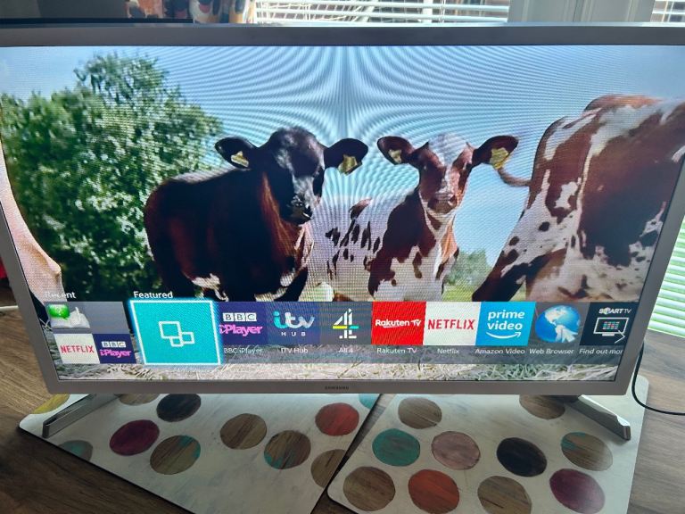Samsung 32-inch Smart TV UE32J4510AK – Good Condition