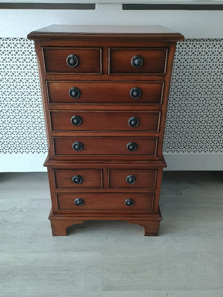 Small Antique Style Georgian Mahogany Bevan Funnel 8 Drawer Bedside Chest on Chest