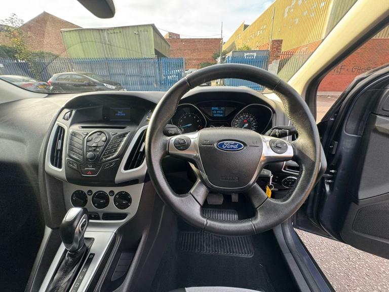 2013 Ford Focus 1.6 125 Zetec 5dr Powershift HATCHBACK Petrol Automatic