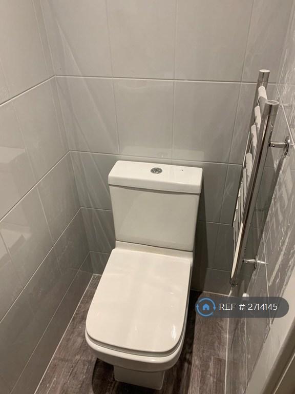 1 bedroom in Shacklewell Lane, Hackney, E8 (#2714145)