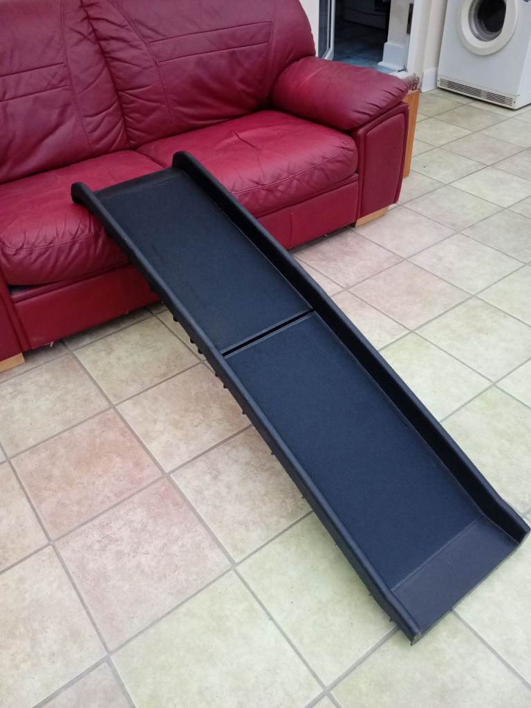 Foldable dog access dog ramp