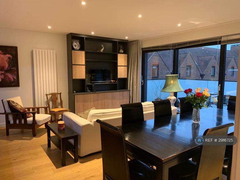 2 bedroom flat in Sandridge House, Harpenden, AL5 (2 bed) (#2916725)