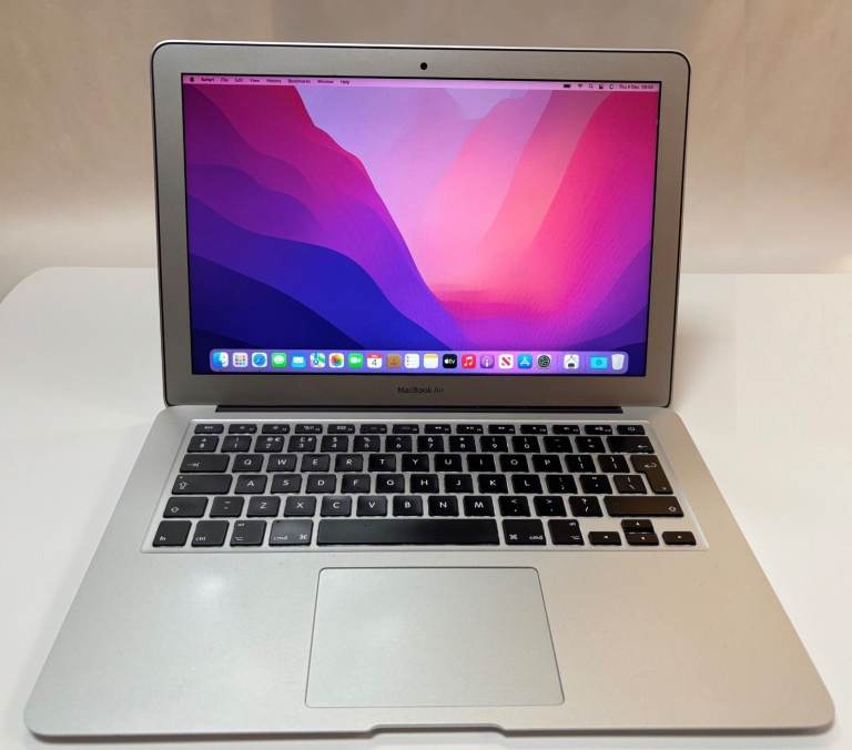 Apple MacBook Air Early 2015 - 1.6GHz Intel Core i5 - 8GB RAM - 128GB 
