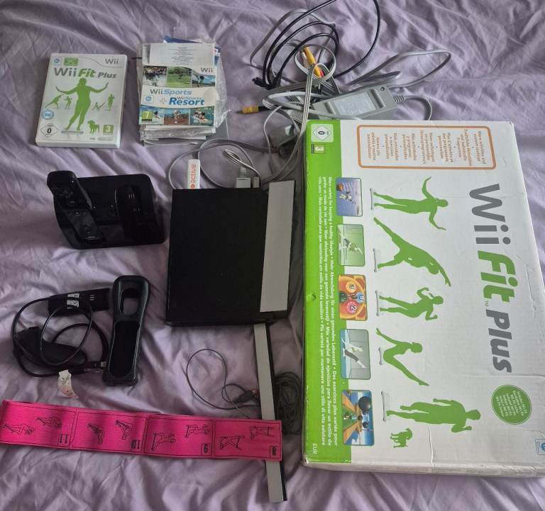 Nintendo Wii Fit Plus Bundle – Good Condition