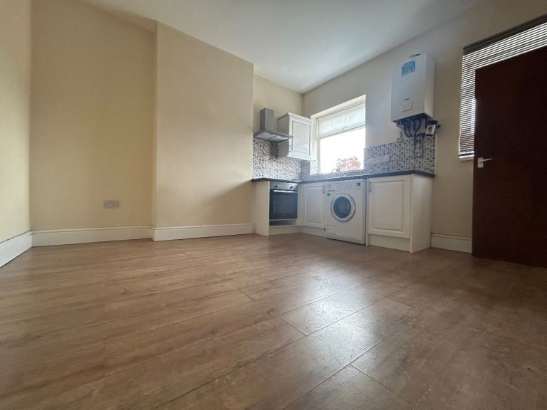 1 Bed Flat To Rent NG9 Derby Road - Accepting UC / PIP / Housing Benefit 