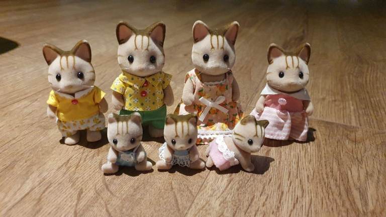Sylvanian Families Striped Cat Family