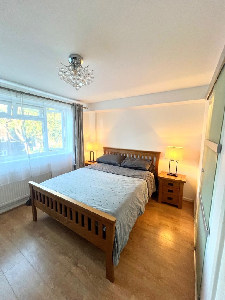 Bright double room with ensuite in Beulah Hill