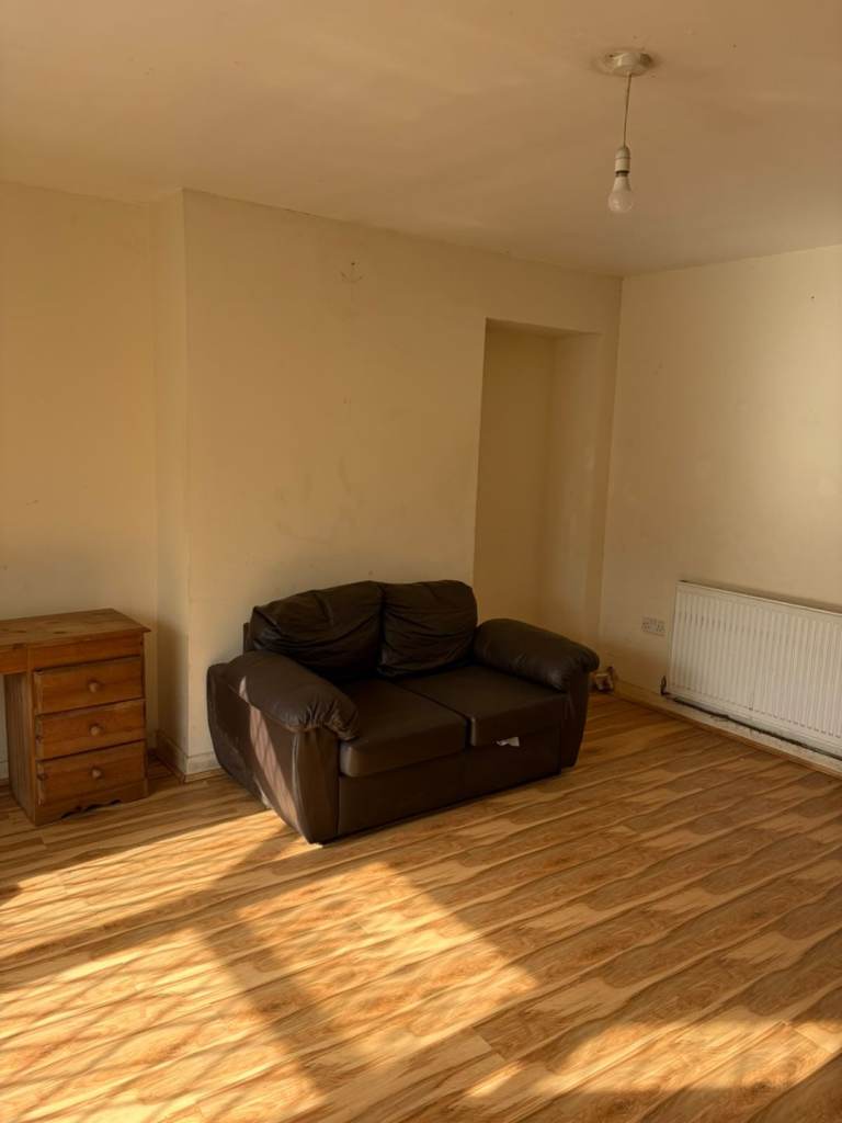 3 bed end of terrace 