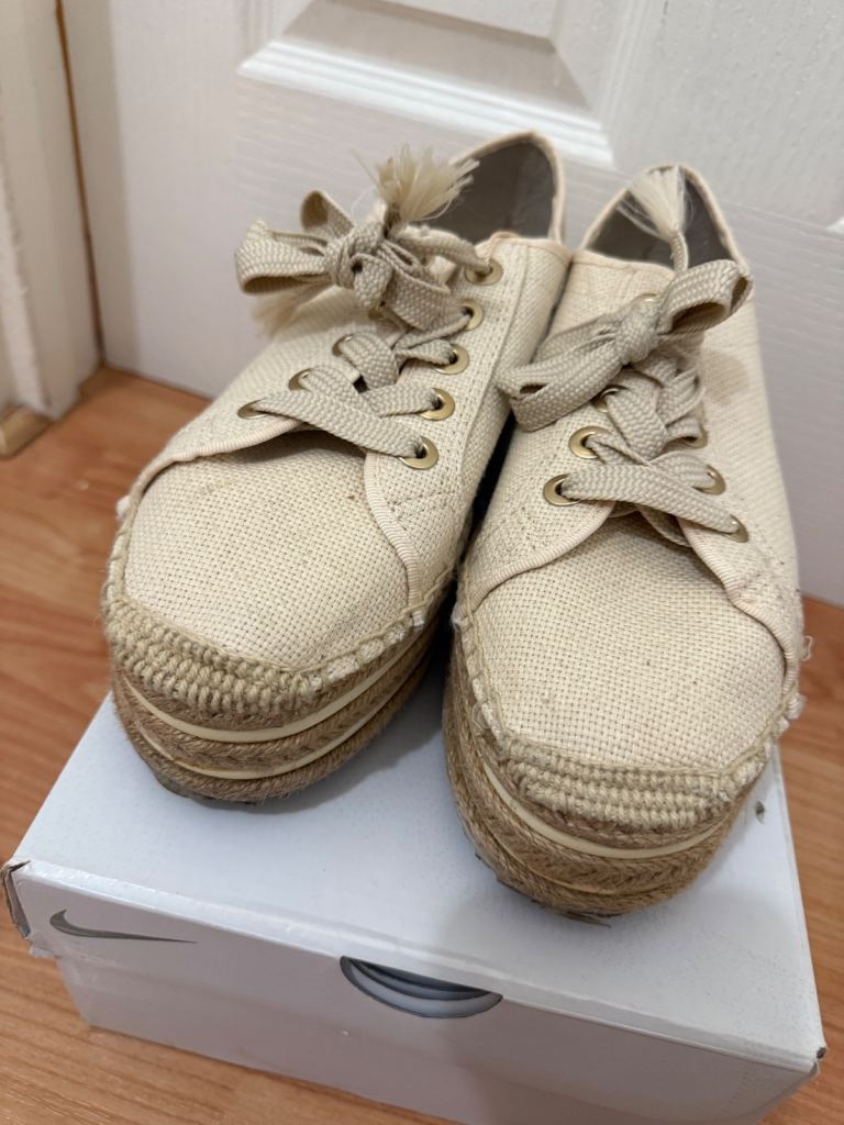 Ladies Stradivarius shoes