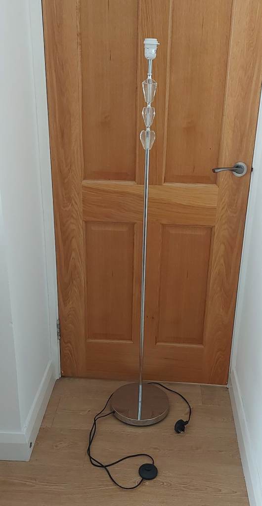 Floor lamp with foot switch. Good condition