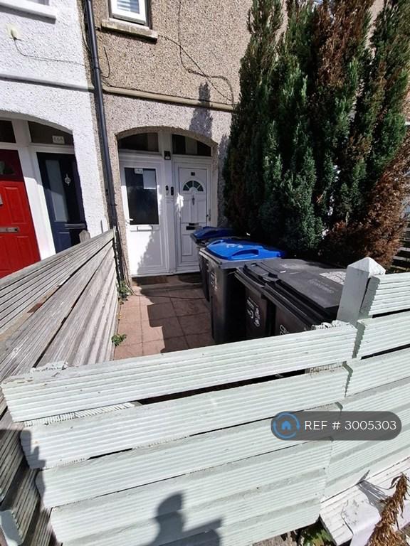 1 bedroom flat in Lancing Road, Croydon, CR0 (1 bed) (#3005303)