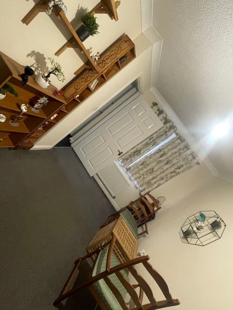 One double/one single room available 