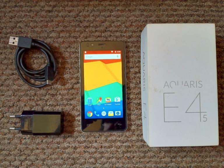 Working smartphone Android ( with box, charger, cable )