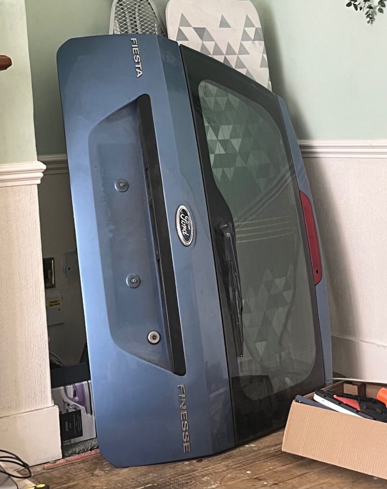 Ford Fiesta Mk6 finesse - tailgate/bootlid - blue - collection CT17