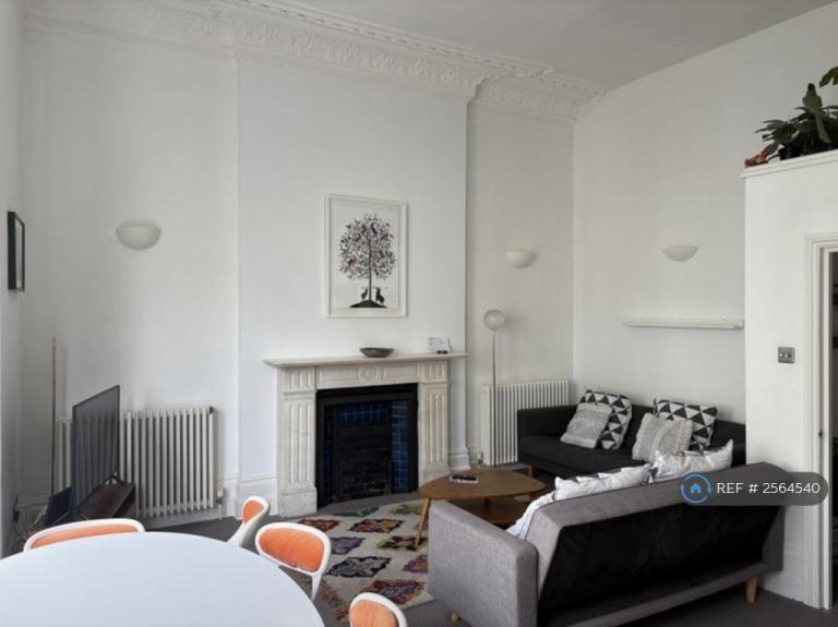 2 bedroom flat in Cambridge Road, Brighton, BN3 (2 bed) (#2564540)