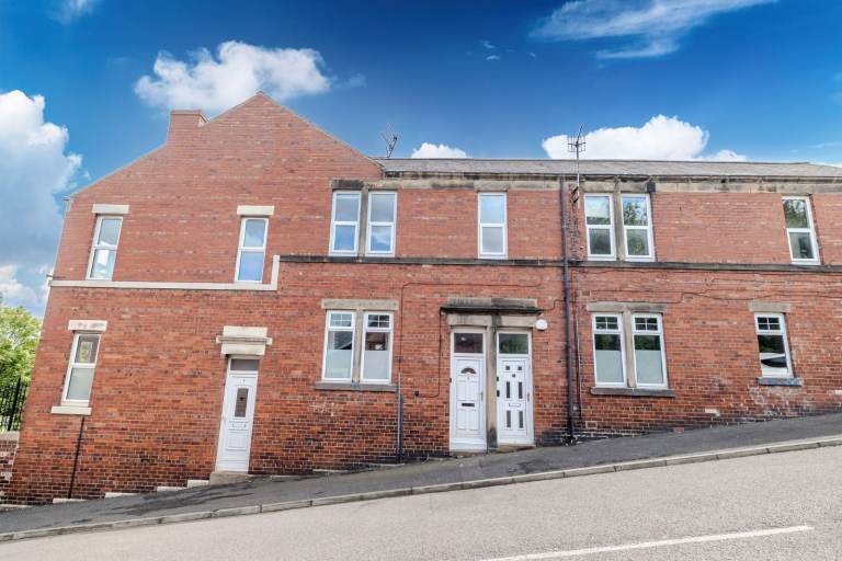 Two bedroom upstairs flat, Duncan Street Gateshead, NE8 3PU