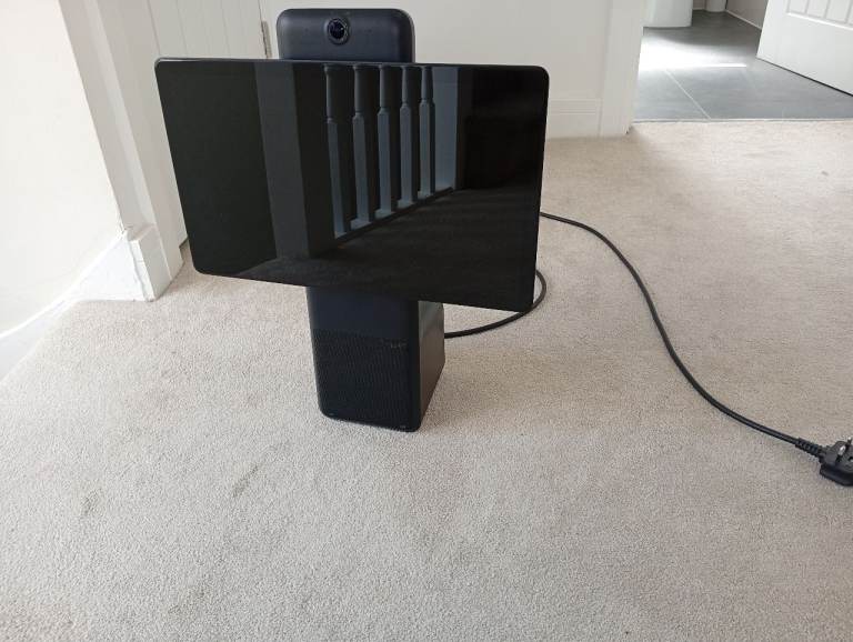 Facebook portal plus 