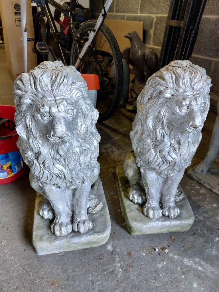 2 x stone lion garden statues