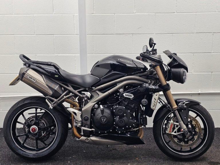TRIUMPH SPEED TRIPLE 1050 S ABS ** 11667 miles - Twin Arrow Exhausts **