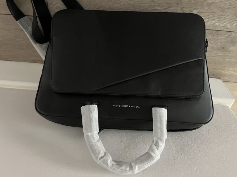 Tommy Hilfiger business leather laptop bag brand new