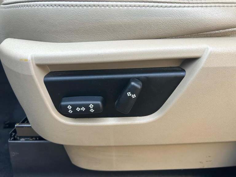  Land Rover Discovery 3 2.7 TD V6 HSE Station Wagon 5dr Diesel