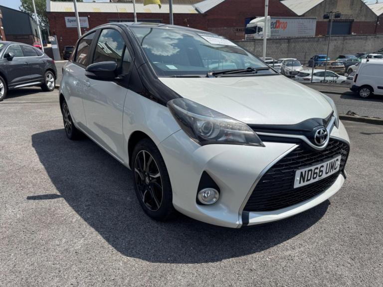 2017 Toyota Yaris 1.33 Dual VVT-i Design Hatchback 5dr Petrol Manual Euro 6 (99 ps) HATCHBACK Pet...