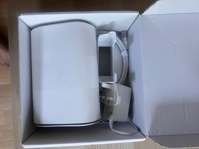 ZTE MC888A WIFI + 5G MOBILE BROADBAND HOME ROUTER | in Uxbridge
