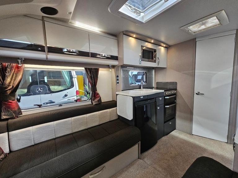 Swift Celebration 480 2017