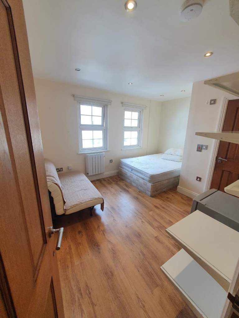 Room in a Shared House, High Road, NW10