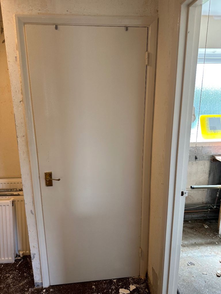 1 White internal door - not fire door