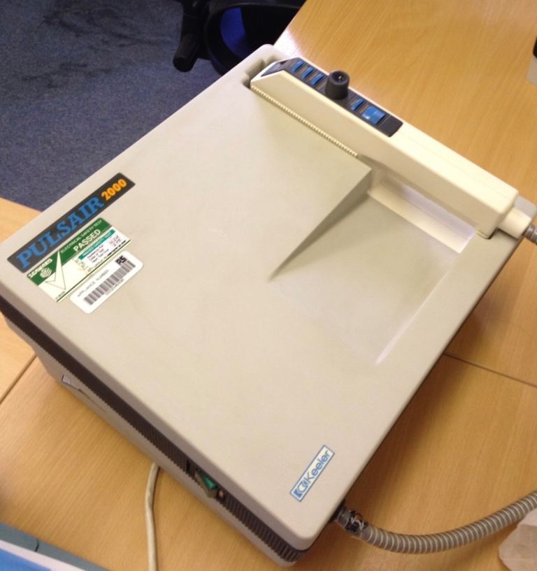 Keeler Pulsair 2000 Air Puff Eye Test Machine – Working