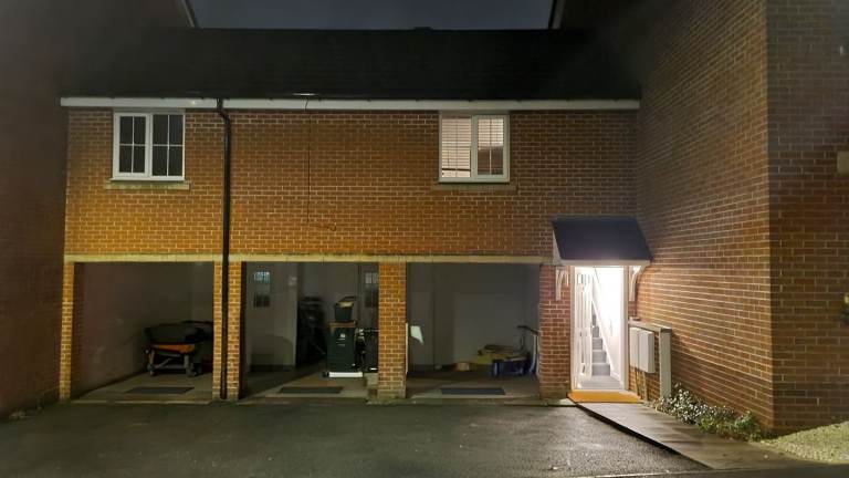 2 bedroom coach house Newport