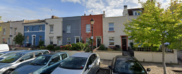3 DOUBLE BED HOUSE NEAR CITY CENTRE