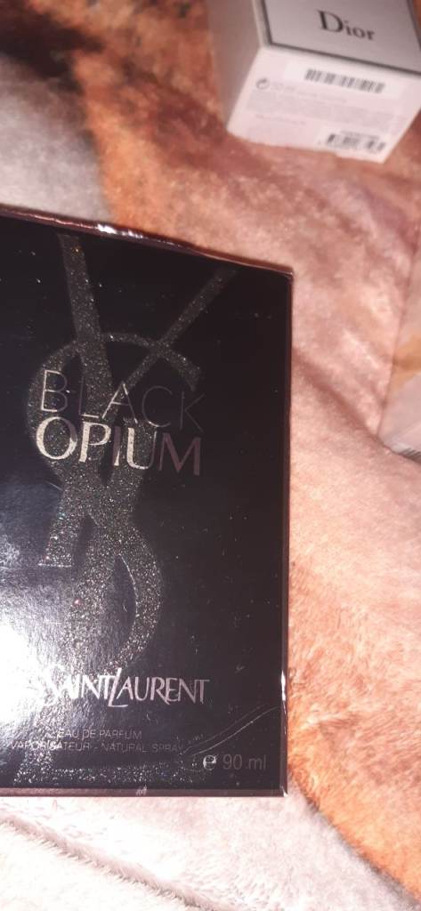 Assorted perfumes 