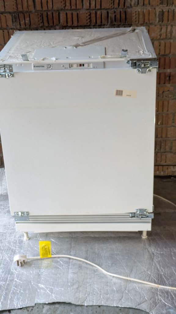 Ariston Under-counter Integrated Freezer