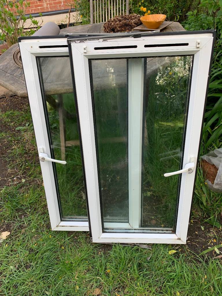2 PVC Windows / Pick Up in Oxford