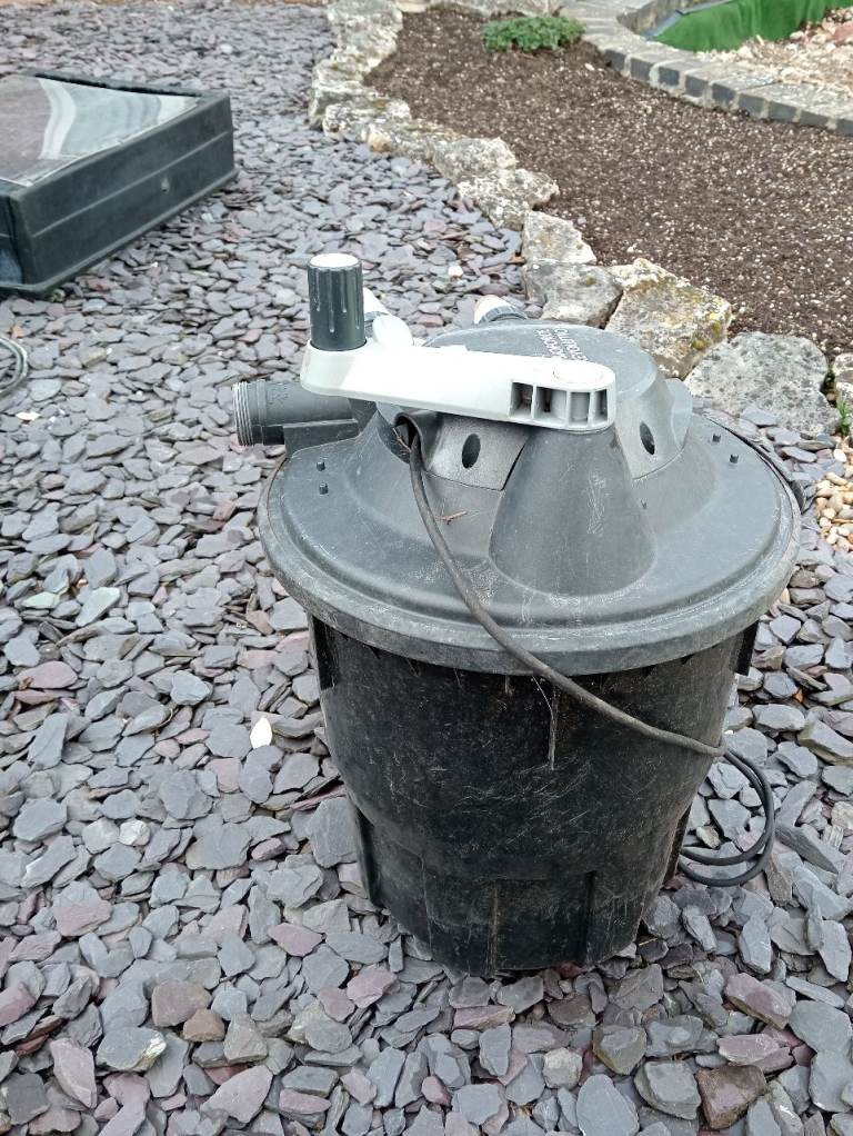 Hozelock Bioforce Revolution 5000 Pond Pump/Filter System & ballast unit