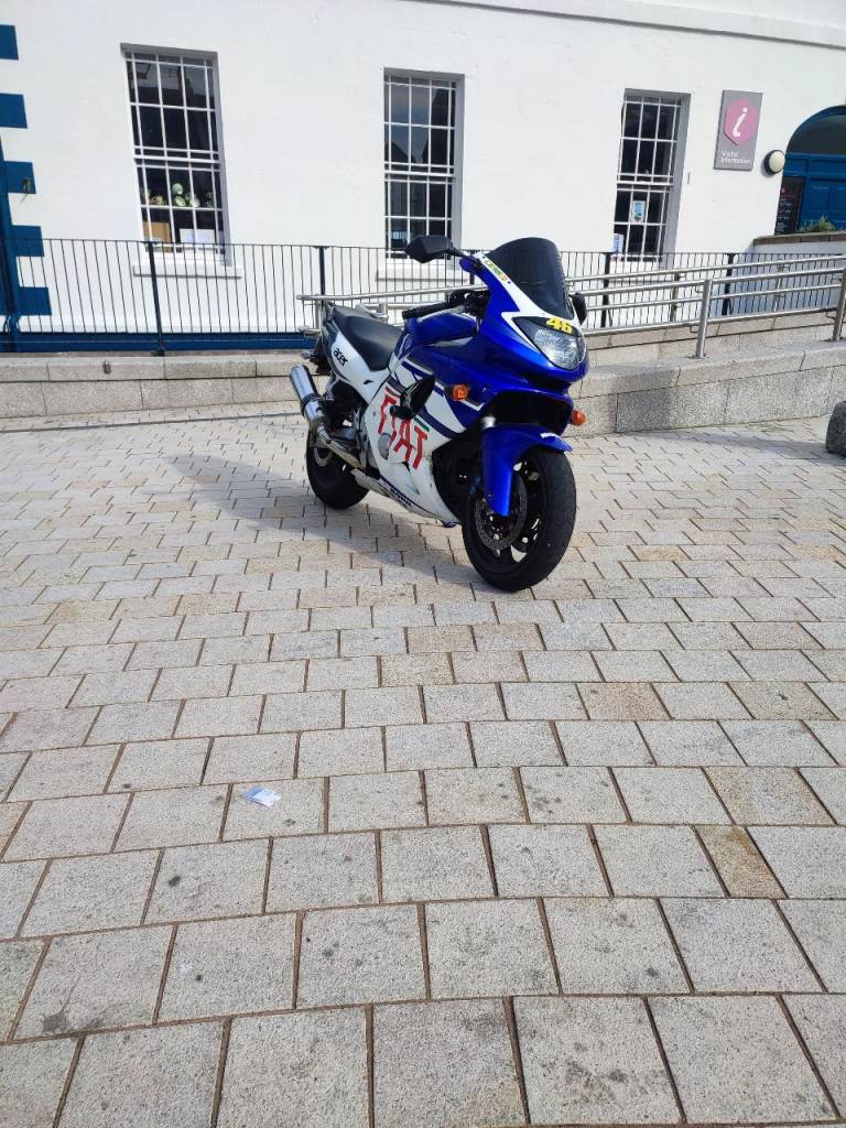 Yamaha, YZF, 2001, 599 (cc)