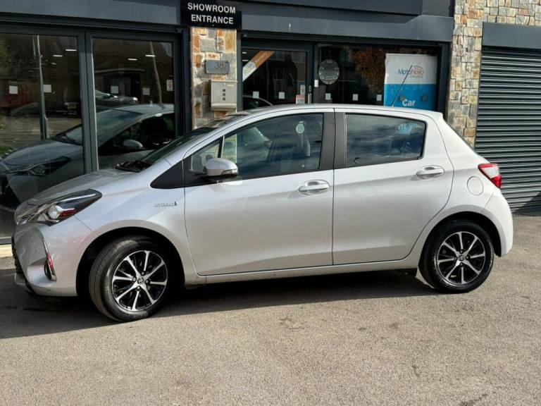 2018 Toyota Yaris 1.5 VVT-h Icon Tech Hatchback 5dr Petrol Hybrid E-CVT Euro 6 (s/s) (100 ps) Hat...