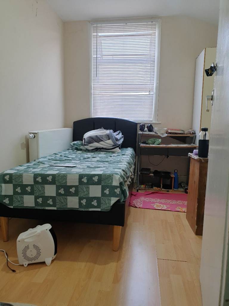 Looking Tenant For Single Room Available On Strone Road Off Green Street Forest Gate