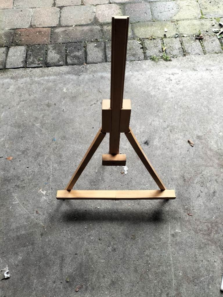 Tripod artist easel 
