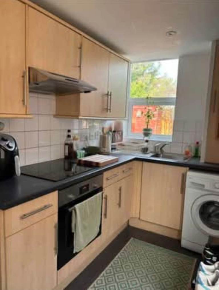 1 bedroom flat available with garden