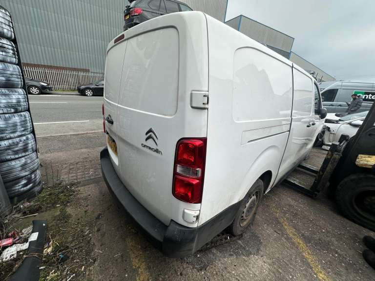 CITROEN DISPATCH 2020 1.5 DIESEL BREAKING FOR PARTS 
