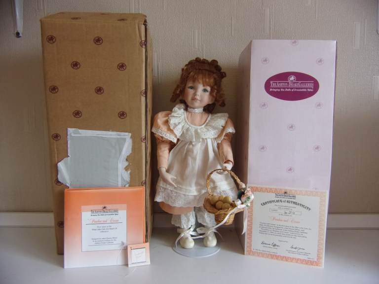 Ashton drake galleries Peaches & cream porcelain doll by Dianna Effner 1994