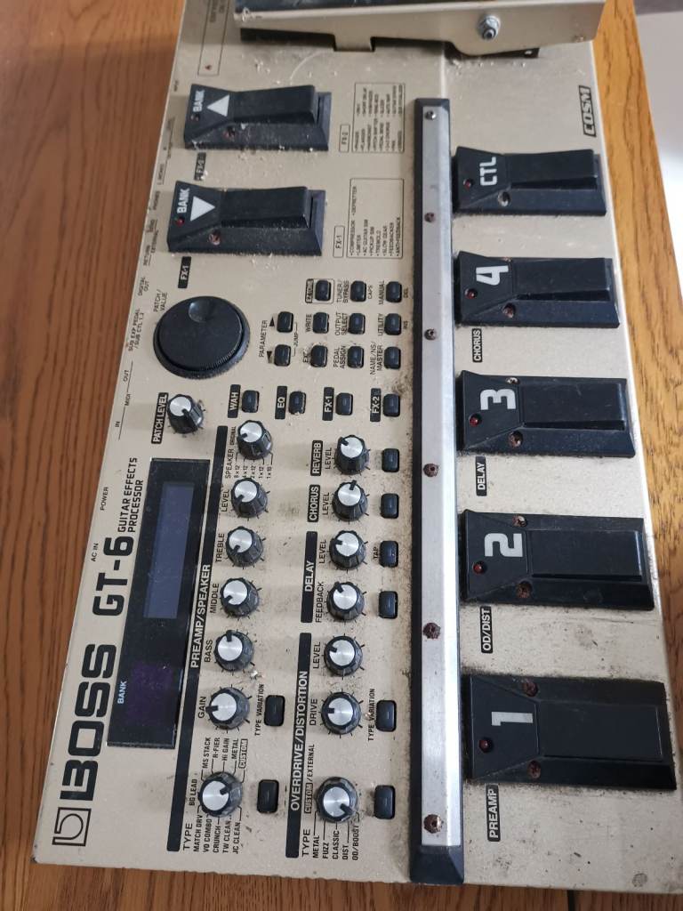 Boss GT6 multi effect guitar pedal